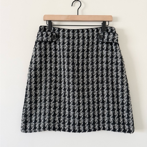 Ann Taylor Dresses & Skirts - Ann Taylor Pencil Skirt in Black and White Patterned Tweed Size 8